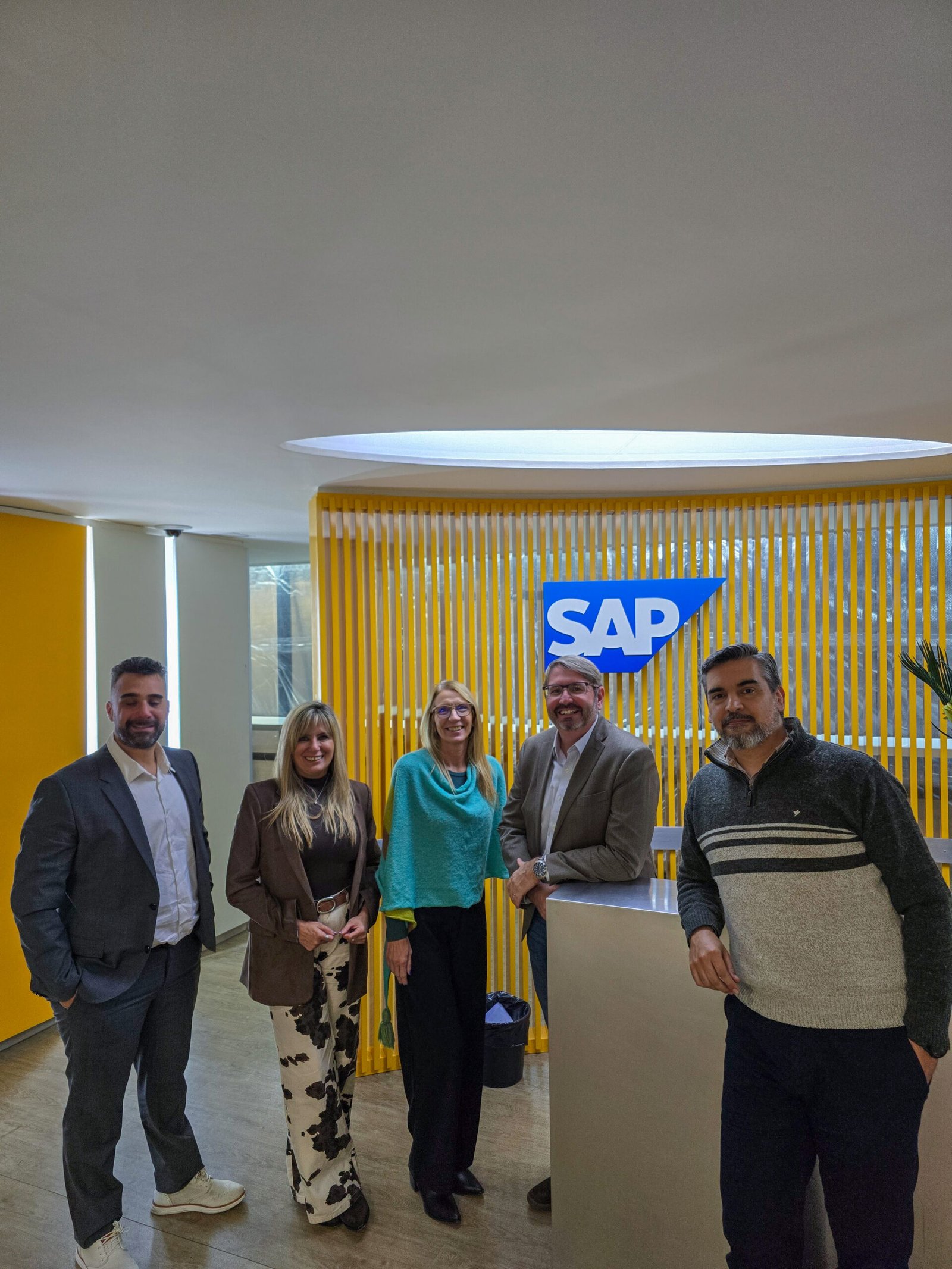 Equipo de B1 Team, partner de SAP Business One, en las oficinas de SAP Argentina